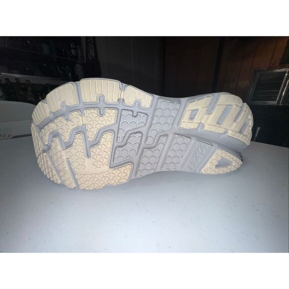 Hoka Bondi L Barley Oat Milk Size 13 New - Picture 5 of 8